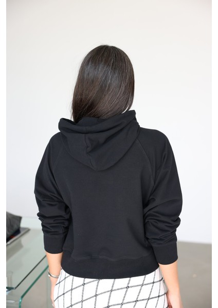 Kapişonlu Basic Sweat fırsatları