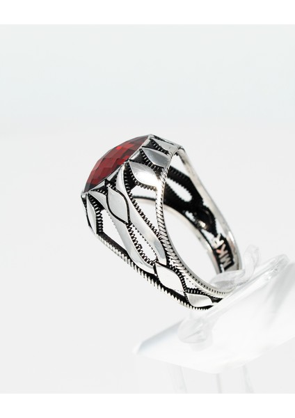 Zarif Desenli Kırmızı Garnet Taşlı 925 Ayar Gümüş Erkek Yüzük – Asaletin ve Gücün Simgesi fırsatları