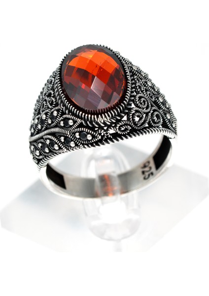 Kırmızı Garnet Taşlı 925 Ayar Gümüş Erkek Yüzük – Asalet ve Gücün Işıltısı