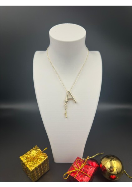 Altın Rengi A Harfi Yıldız ve Taş Detaylı Çelik Kolye