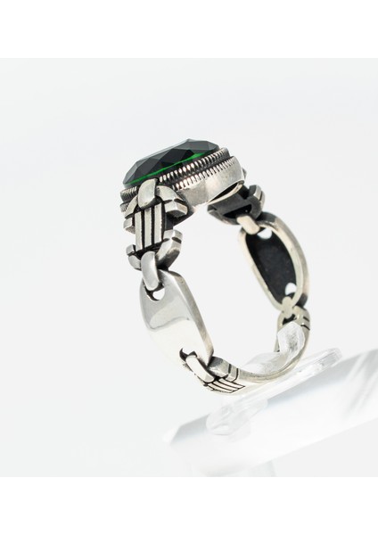 Modern Desenli Yeşil Zümrüt Taşlı 925 Ayar Gümüş Erkek Yüzük – Güç ve Tarzın Sembolü fırsatları