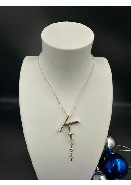 Altın Rengi K Harfi Yıldız ve Taş Detaylı Çelik Kolye