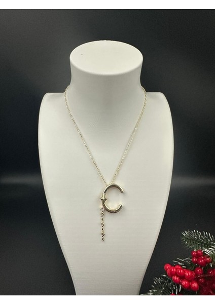 Altın Rengi C Harfi Yıldız ve Taş Detaylı Çelik Kolye