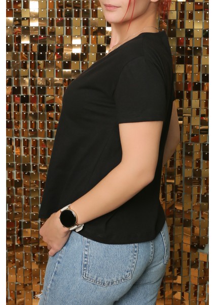 Regular Fit Terletmeyen Rahat Kesim V Yaka T Shirt fırsatları