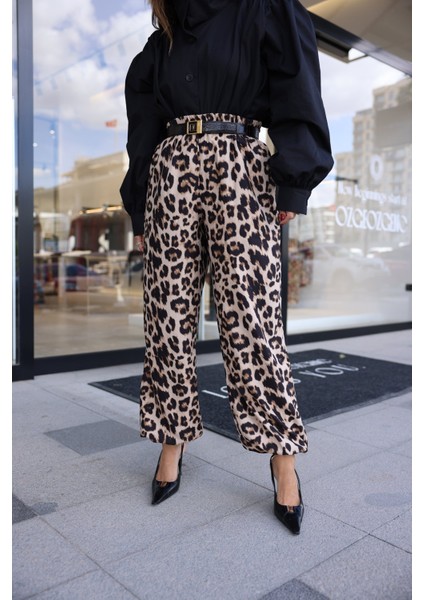 Beli ve Paçası Lastikli Leaopar Desen Pantolon modelleri