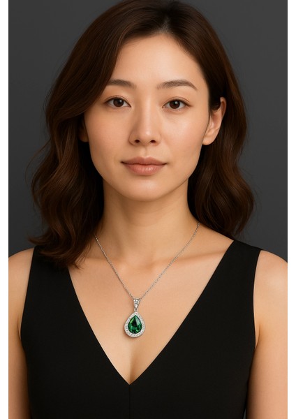 Mystic Glow Damla Zümrüt Yeşili 925 Ayar Gümüş Zincir Kadın Kolye