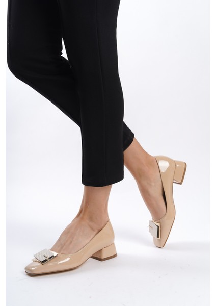 Rugan Toka Detaylı Blok Topuklu Klasik Ayakkabı