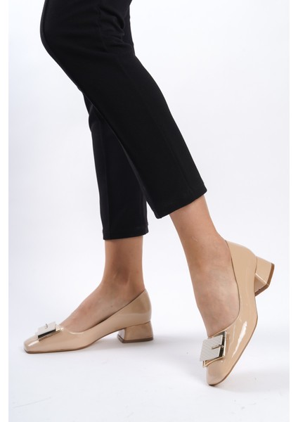 Rugan Toka Detaylı Blok Topuklu Klasik Ayakkabı