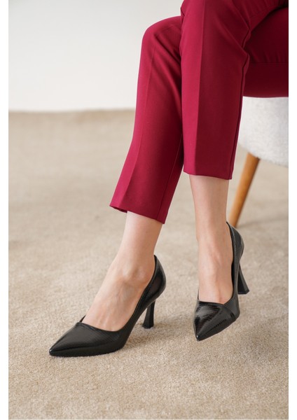 Bej E Siyah Rugan Stiletto