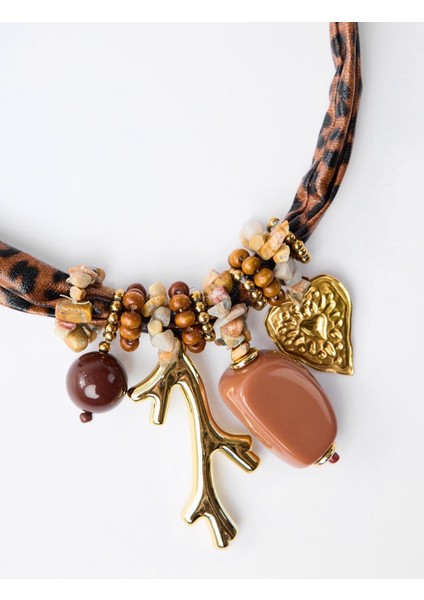 Kahverengi Leopar Desenli Çoklu Charm Detaylı Kolye fiyatları