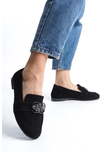 Siyah Taşlı Toka Detaylı Süet Babet