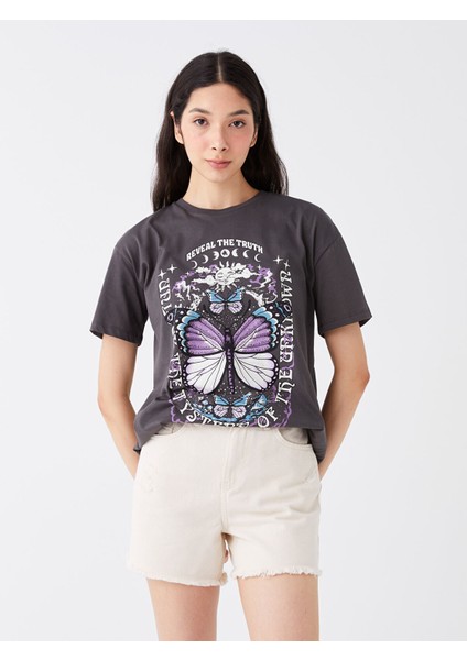 Yeni Sezon Standart Fit Kadın Jean Şort modelleri