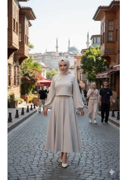 Omzu Çiçek Detaylı Tesettür Takım