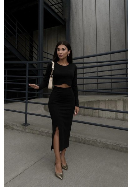 Kadın Uzun Kollu Bisiklet Yaka Kısa Krop Dalgıç Bluz ile Önden Yırtmaçlı Uzun Etek Ikili Takım