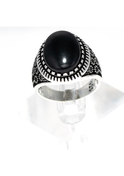 Desenli Siyah Oniks Taşlı 925 Ayar Gümüş Erkek Yüzük – Güç ve Asaletin Buluştuğu Tasarım fiyatları