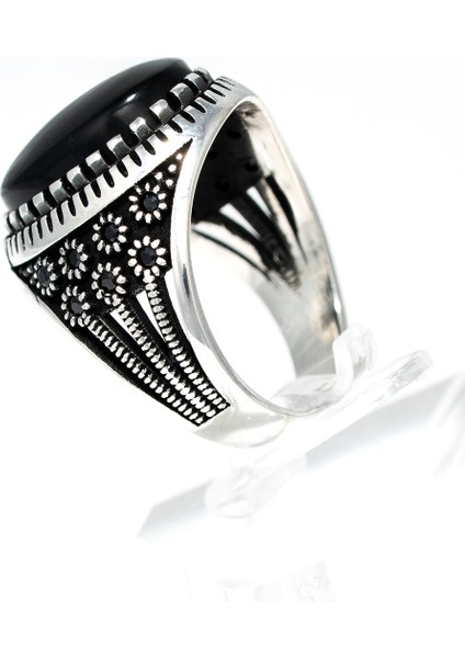 Desenli Siyah Oniks Taşlı 925 Ayar Gümüş Erkek Yüzük – Güç ve Asaletin Buluştuğu Tasarım fırsatları