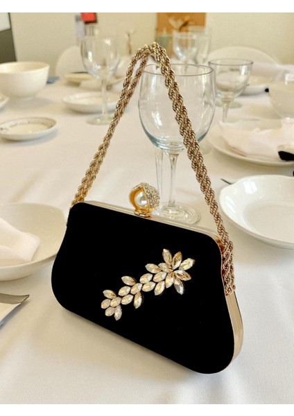 Siyah Süet Abiye Çanta: Inci ve Zincir Detaylı Kristal Gece Çantası fiyatları