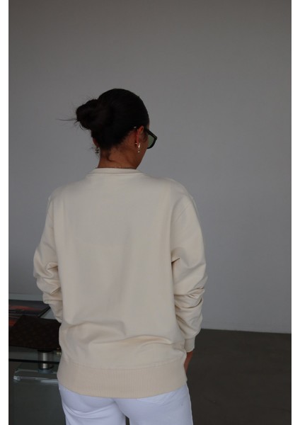 Bisiklet Yaka Oversize Basic Sweat modelleri