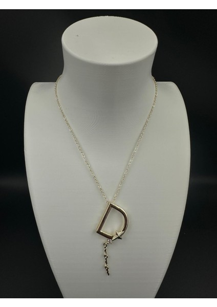 Altın Rengi D Harfi Yıldız ve Taş Detaylı Çelik Kolye