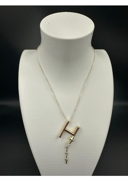 Altın Rengi H Harfi Yıldız ve Taş Detaylı Çelik Kolye