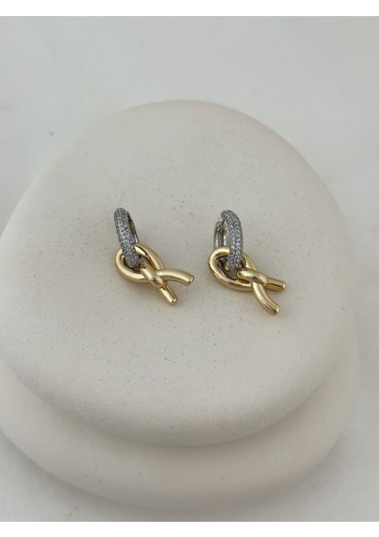 Çift Renk ve Zirkon Taş Detaylı Küpe