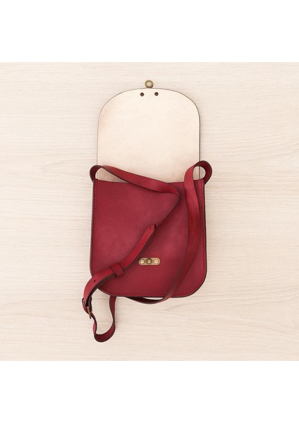 El Yapımı Hakiki Deri Çiçek Desenli Kadın Çapraz Çanta - El Kabartma Bohem Tarz - Çiçekr Petal Tasarımlı Sanatsal Omuz Çantası modelleri