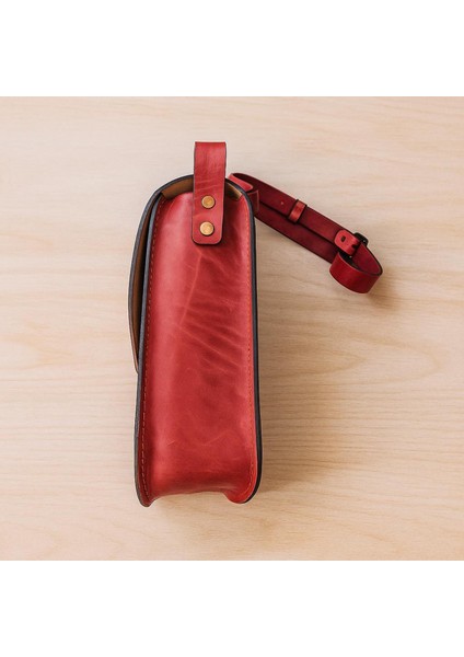 El Yapımı Hakiki Deri Çiçek Desenli Kadın Çapraz Çanta - El Kabartma Bohem Tarz - Çiçekr Petal Tasarımlı Sanatsal Omuz Çantası fırsatları