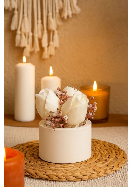 Bohem Tarz Beyaz Gül Buketi Dekoratif Mum | El Yapımı Aromasız Soya Balmumu |