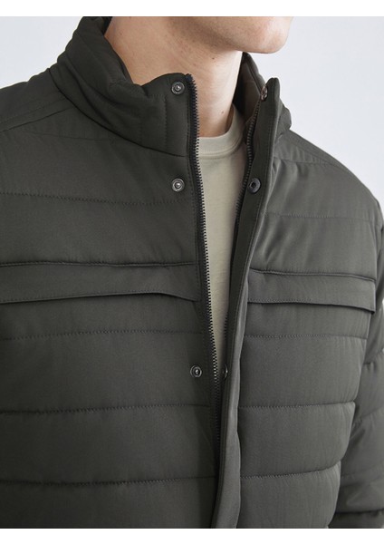 Yeni Sezon Standart Kalıp Dik Yaka Erkek Şişme Mont modelleri