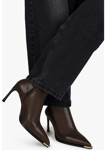 Kadın Belin Kahve Cilt Önü Metal Detaylı Streç Topuklu Bot fiyatları