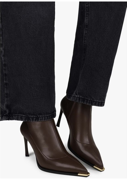 Kadın Belin Kahve Cilt Önü Metal Detaylı Streç Topuklu Bot