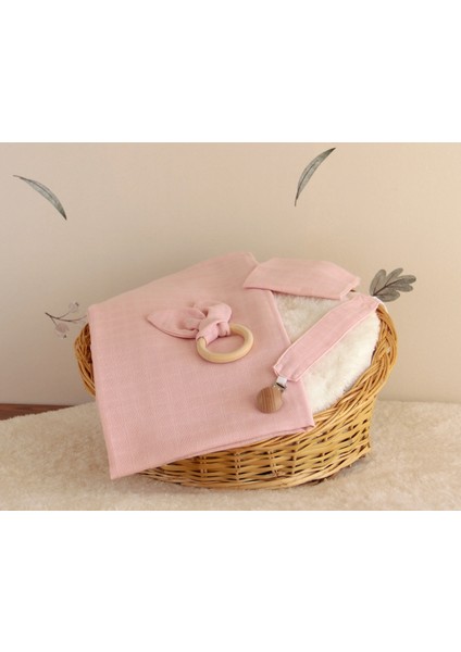 Pembe Çiçek Nakışlı %100 Pamuk 10 Parça Yenidoğan Hediye Kutusu – Pike, Müslin Set ve 5'li Zıbın Takımı fiyatları