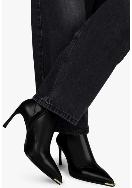 Kadın Belin Siyah Cilt Önü Metal Detaylı Streç Topuklu Bot