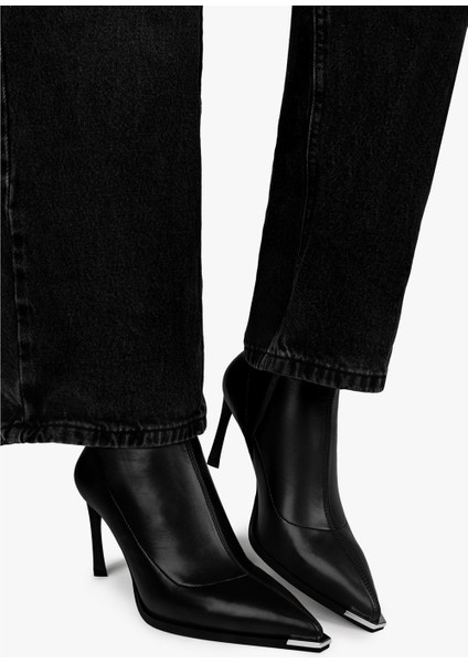 Kadın Belin Siyah Cilt Önü Metal Detaylı Streç Topuklu Bot fırsatları