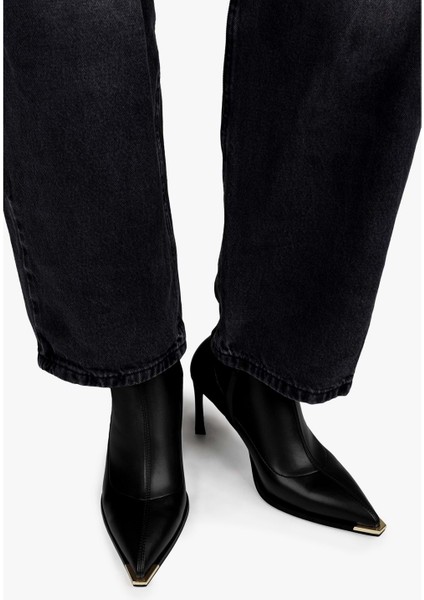 Kadın Belin Siyah Cilt Önü Metal Detaylı Streç Topuklu Bot indirimleri