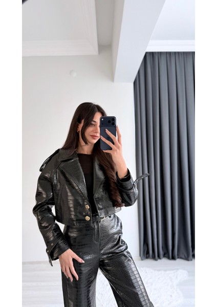 Tatiana Siyah Krokodil Dokulu Crop Ceket indirimleri