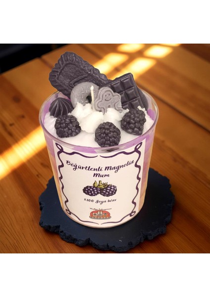 Böğürtlenli Magnolia Mum – El Yapımı Soya Wax Kokulu Dekoratif Mum (Tatlı Böğürtlen Kokusu) fiyatları