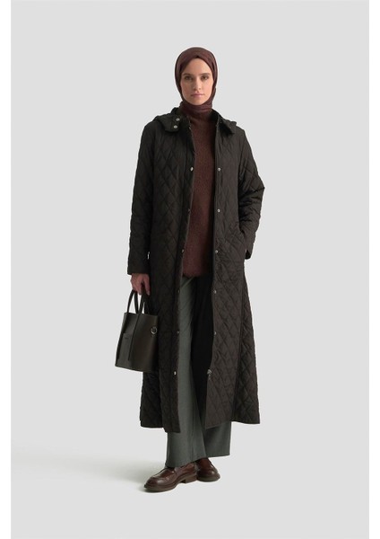 Üçgen Desenli Kapitone Kaban 25KT705 Siyah