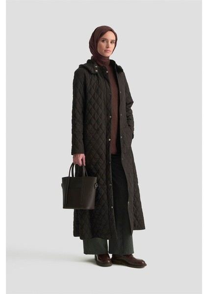 Üçgen Desenli Kapitone Kaban 25KT705 Siyah fiyatları