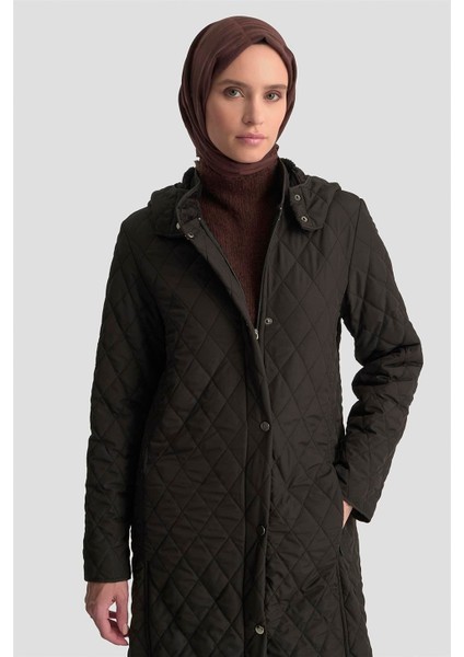 Üçgen Desenli Kapitone Kaban 25KT705 Siyah modelleri