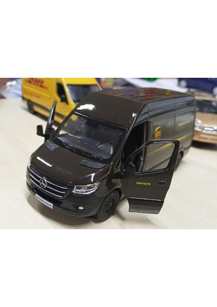 Kinsmart Oyuncak Metal Model Araba 1/36 Çek Bırak Mercedes Benz Ups Kargo Aracı