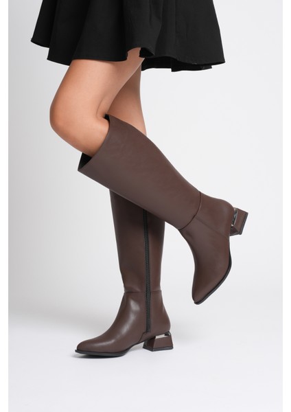 Diz Altı Fermuarlı Topuğu Parlak Toka Detaylı Kadın Çizme
