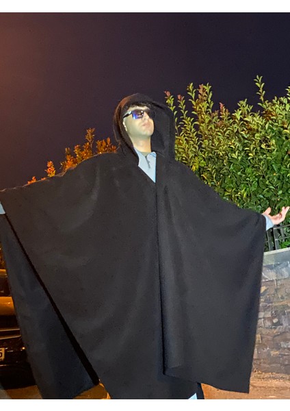 Unisex Oversize Kapüşonlu Panço – Siyah (Premium Kışlık Kumaş)