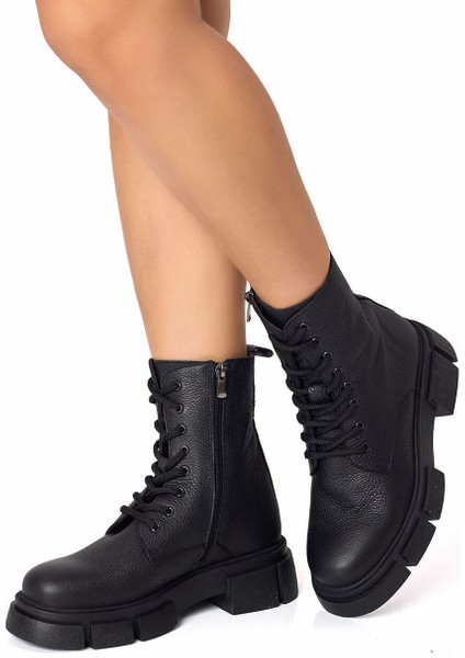 Siyah Fermuarlı Bağcıklı Hakiki Deri Kadın Bot