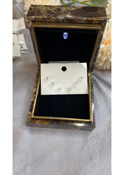 Sedefli ve Zirkon Taşlı Çoklu Küpe Çelik Gümüş Renk indirimleri