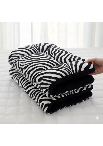 El Yapımı Lüks Köpek Yatağı, Zebra Desenli ve Siyah, Çift Taraflı Katlanabilir, Premium Kumaş, 70X100 Cm, Büyük Irk Köpekler Için indirimleri