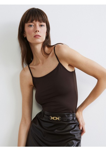 Yeni Sezon Kare Yaka Kadın Atlet