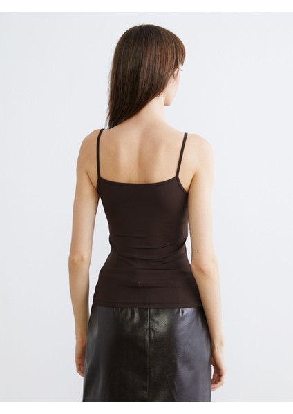 Yeni Sezon Kare Yaka Kadın Atlet fırsatları