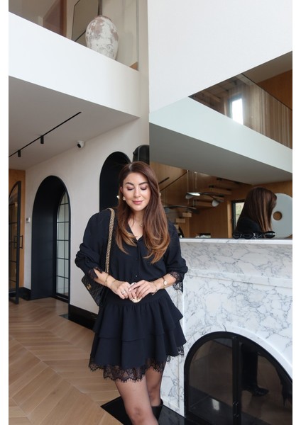 Kolları ve Etek Ucu Dantel Detaylı Kemeri Tokalı Elbise fiyatları