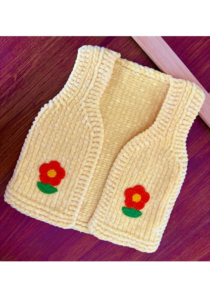 Çiçek Figürlü Kadife El Örgüsü Bebek Yelek modelleri